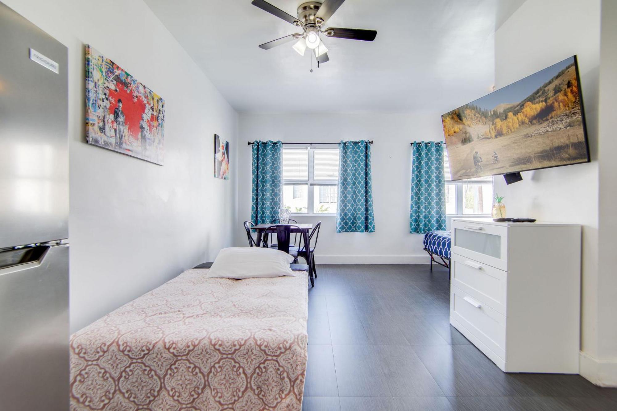 Charming Large Studio Near Ocean Dr - South Beach Маями Бийч Екстериор снимка