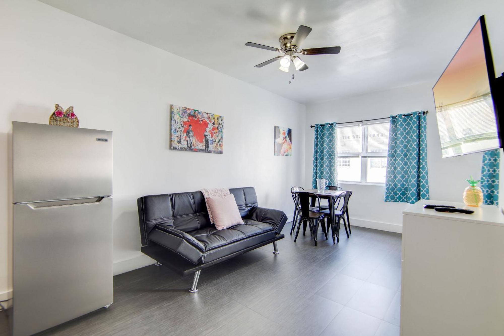 Charming Large Studio Near Ocean Dr - South Beach Маями Бийч Екстериор снимка